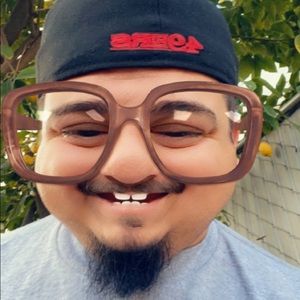 Meet your Posher, Emmanuel